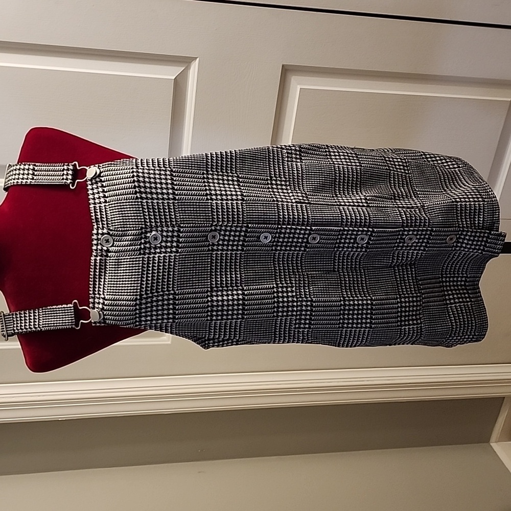 NWT Juniors Kohls So Black & White Plaid Jumper Dress Size Medium. With pockets.
